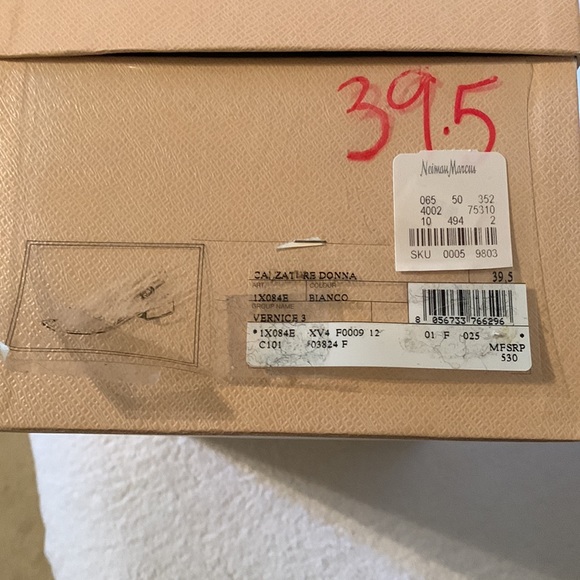 Prada Vernice 3 Sandals Black Patent Leather T Strap with Silver Details - Picture 3 of 6